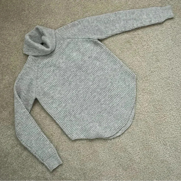 Kuhl Women’s Sienna Sweater Gray Size Small Turtleneck Style#4411 Ash Color $89, - Picture 1 of 16